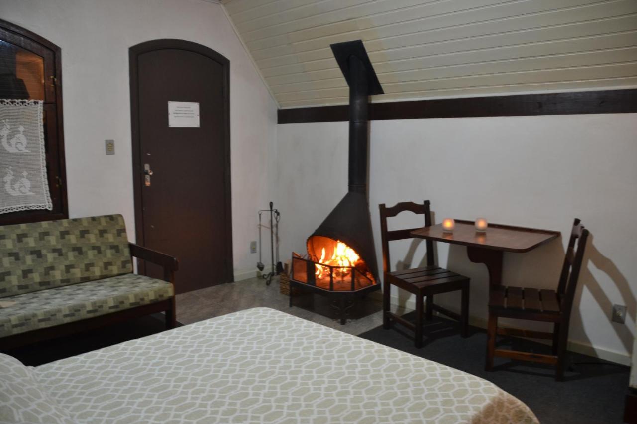 Hotel Pousada Dos Pinheiros Canela Zewnętrze zdjęcie