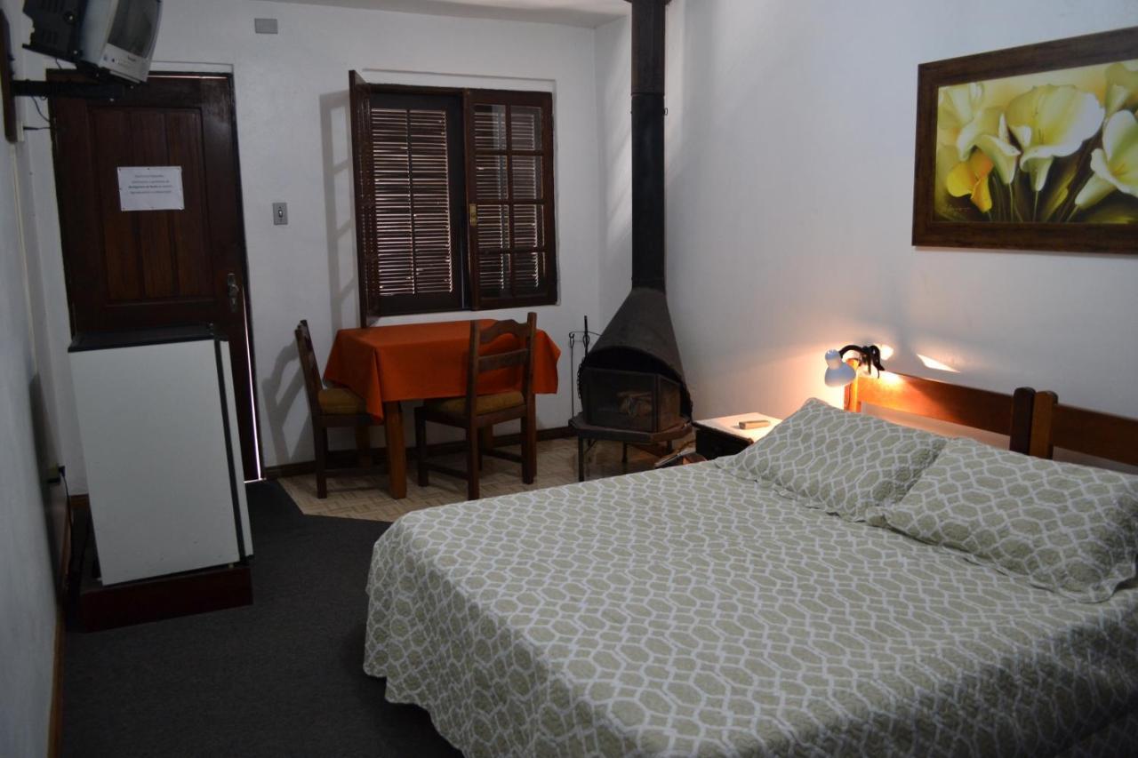 Hotel Pousada Dos Pinheiros Canela Zewnętrze zdjęcie